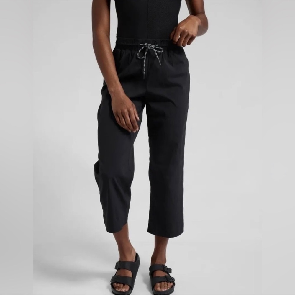 Athleta Trekkie Straight Crop Black Pant Size 4